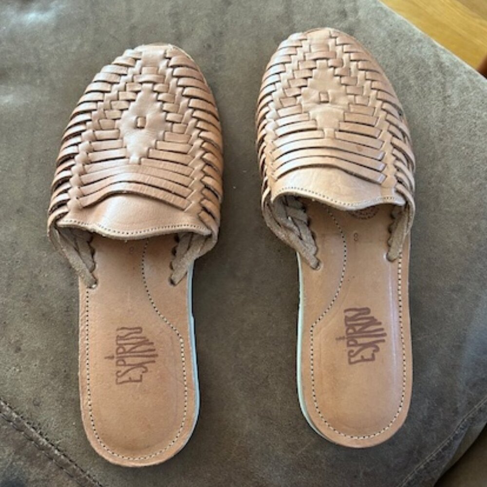 "Espiritu" Sol Huarache Slip-On - size 8